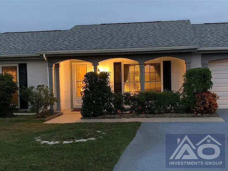 (HOLIDAY) 2 Beds / 1 Bath for 139k worth 235k!