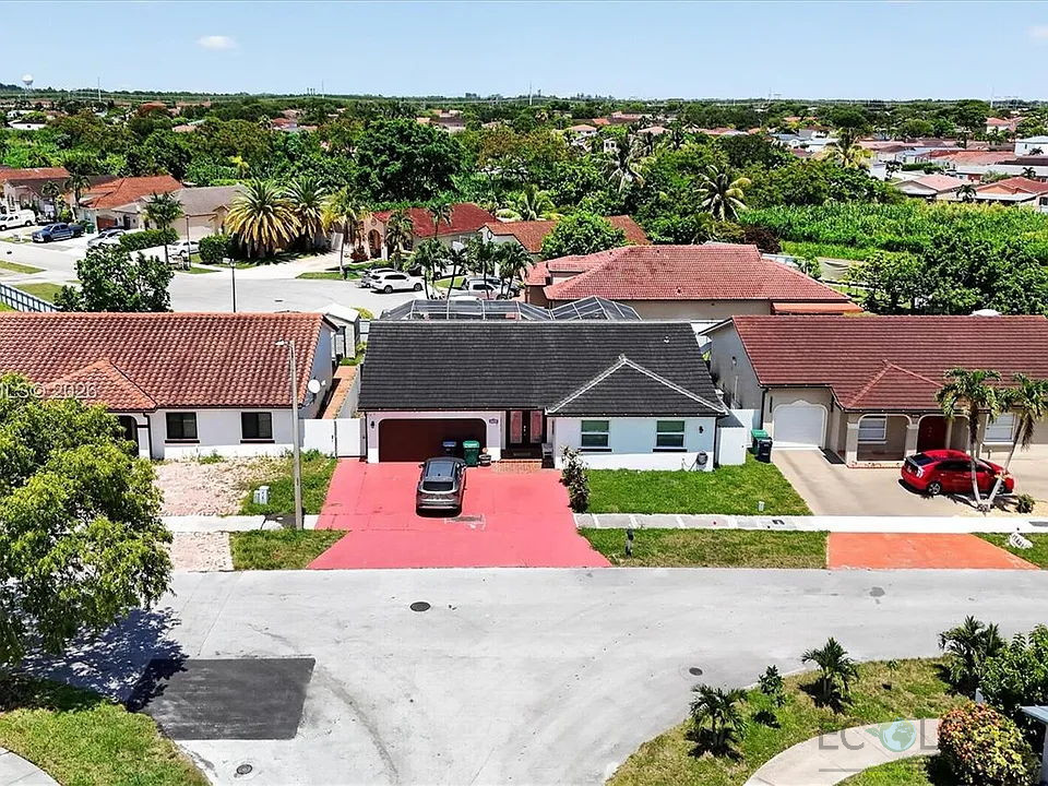 MIAMI | VALUE-ADD OPPORTUNITY | FLEXIBLE LAYOUT IN 17401 SW 144th Ct, Miami, FL 33177