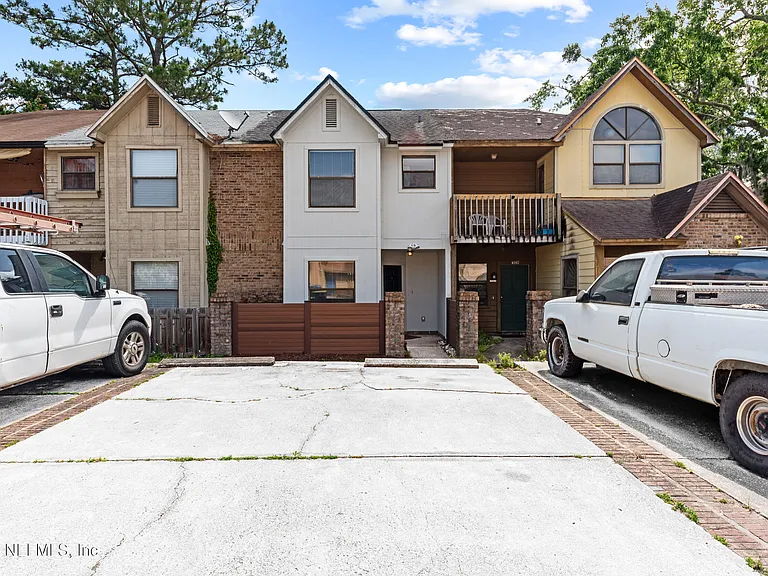 Cash Deal in JACKSONVILLE, FL 32277