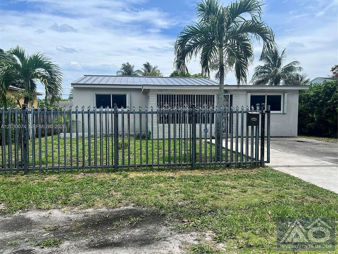 (MIAMI) 3 Beds / 2 Baths for 444k worth 575k!