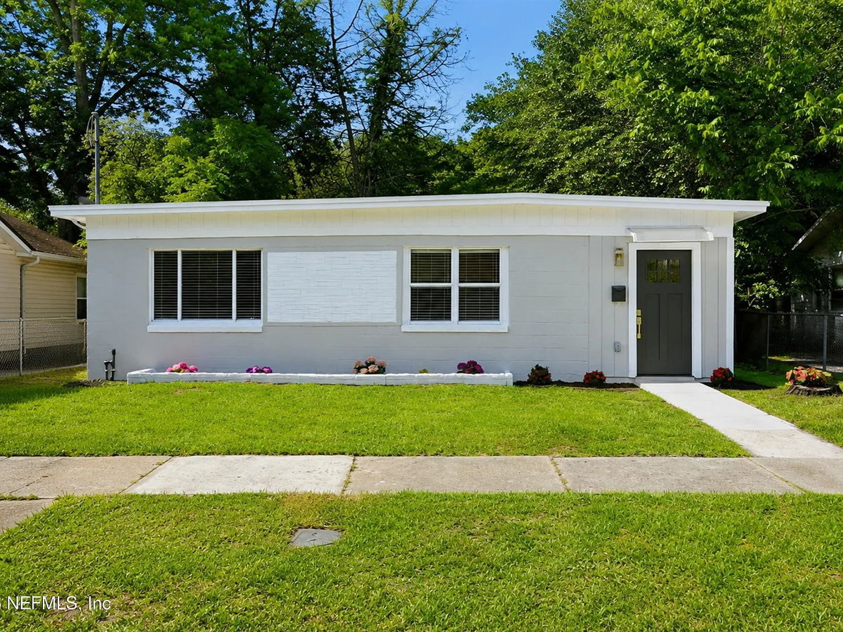 🏡✨ Fully Renovated Charmer in Jacksonville, FL! 1950-Built 3 Bed/2 Bath | 1,286 SqFt | Move-In Ready 🔑