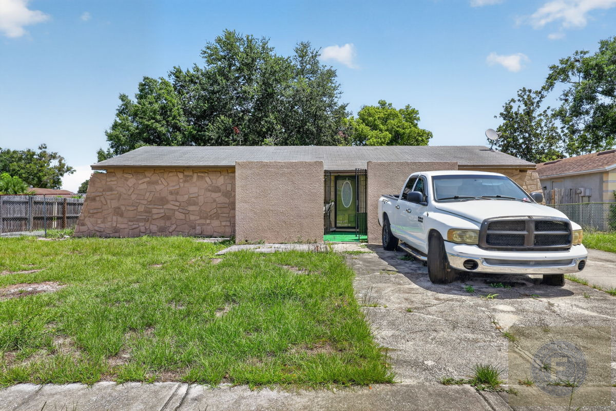 GREAT FIX AND FLIP OR BUY AND HOLD IN 8205 Hornwood Pl, Tampa, FL 33615