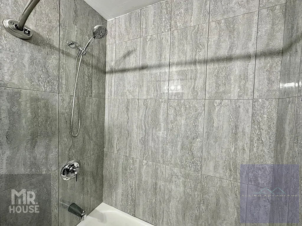 3BR Home in Valdosta , GA photo 3