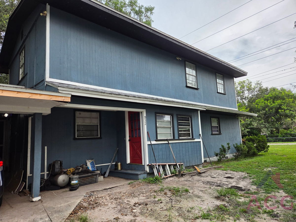 Lakeland Flip Opportunity | 3/2 | 1,900 SF
