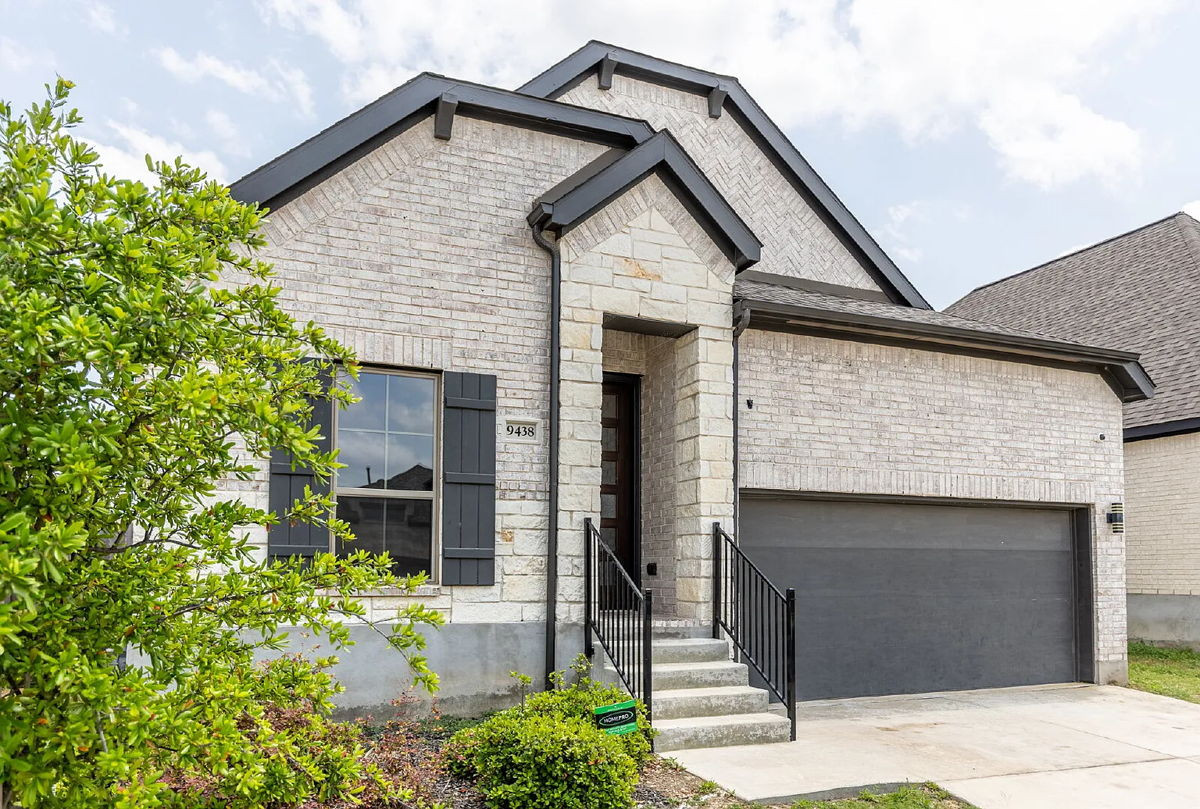 4BR Home in San Antonio , TX photo 3