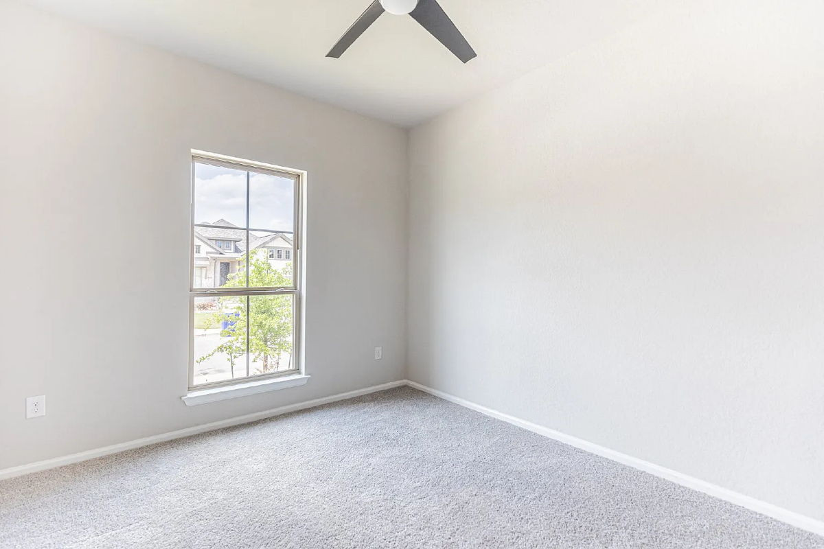 4BR Home in San Antonio , TX photo 5