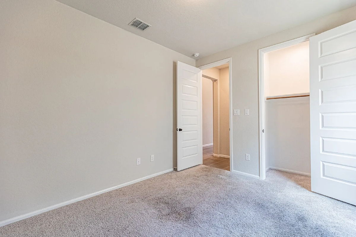 4BR Home in San Antonio , TX photo 8