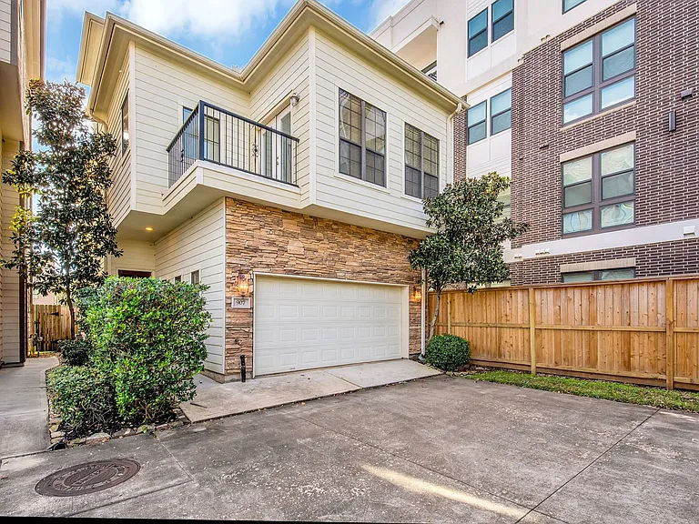 3BR Home in Houston , TX photo 2