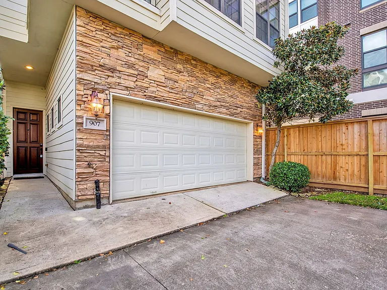 3BR Home in Houston , TX photo 3