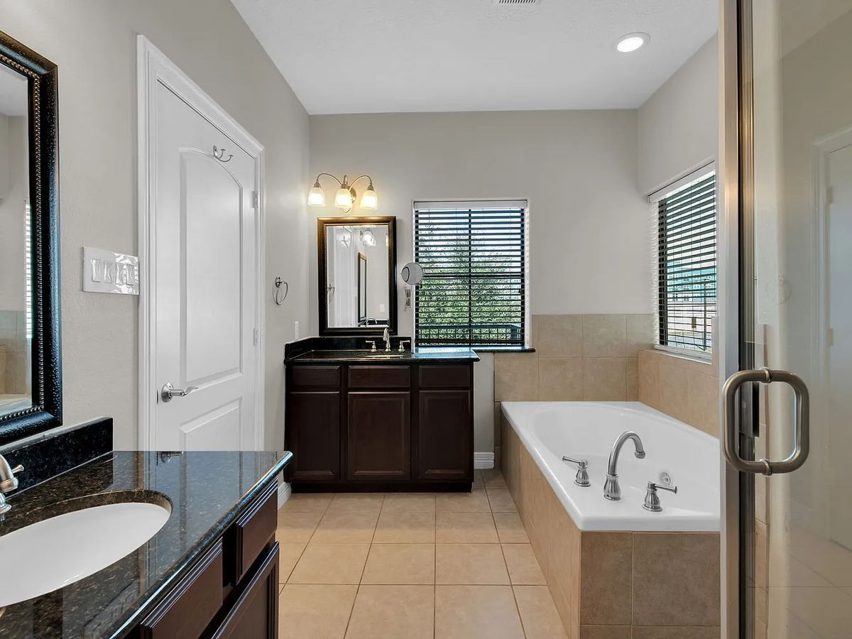 3BR Home in Houston , TX photo 5