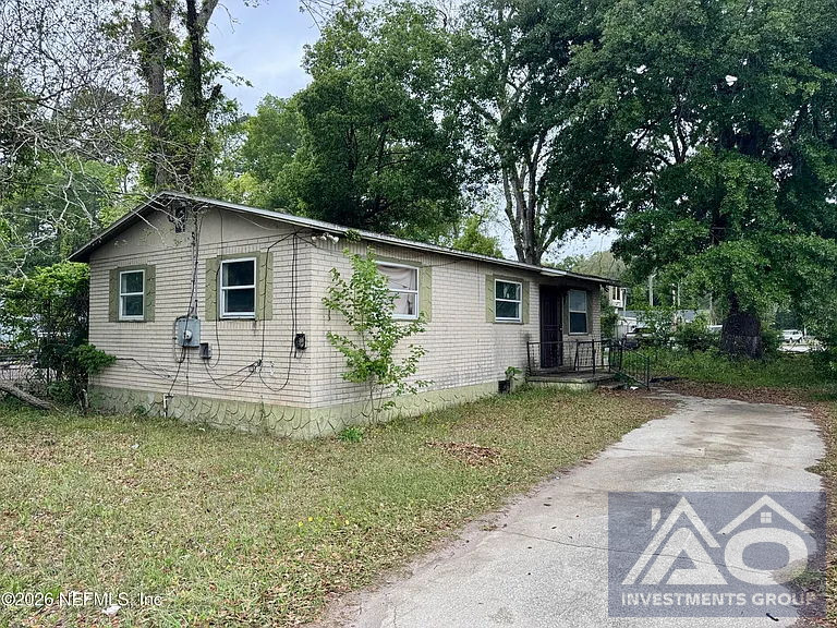 (JACKSONVILLE) 3 Beds / 1 Baths only for 64k!