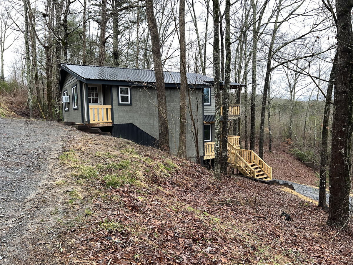 Renovated Mountain Cabin on 2 Acres in Ellijay, GA photo 2
