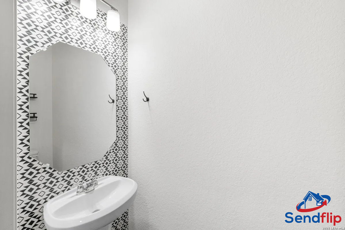3BR Home in Converse , TX photo 6