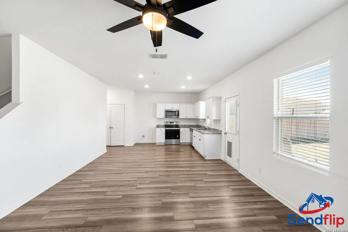 3BR Home in Converse , TX photo 4