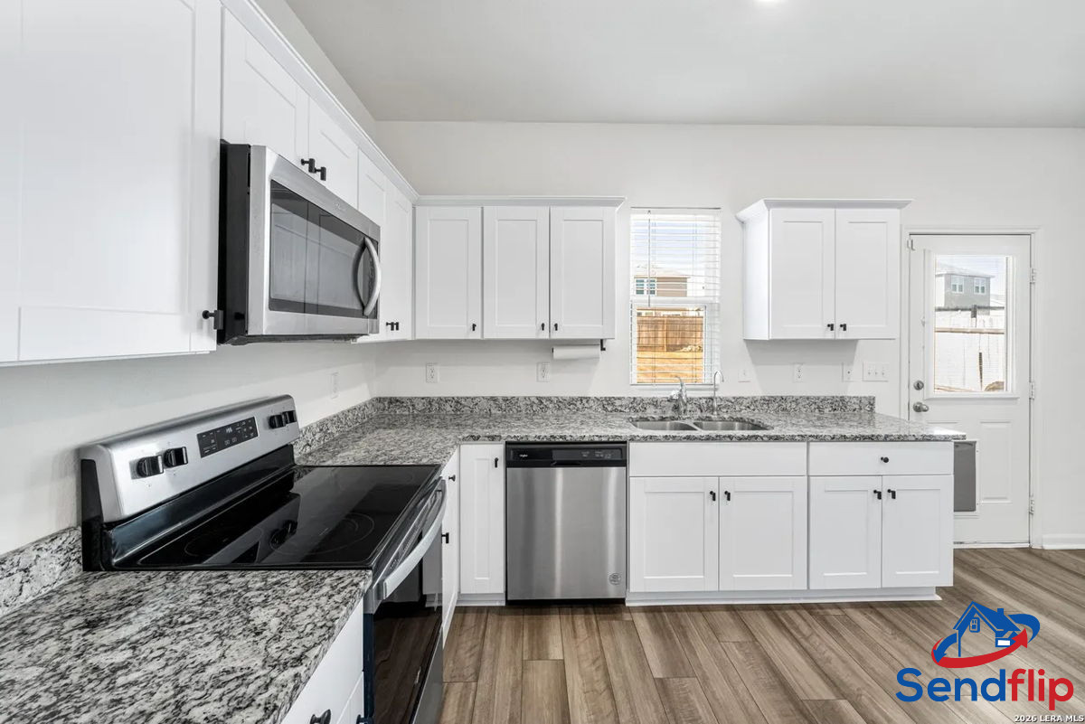 3BR Home in Converse , TX photo 9