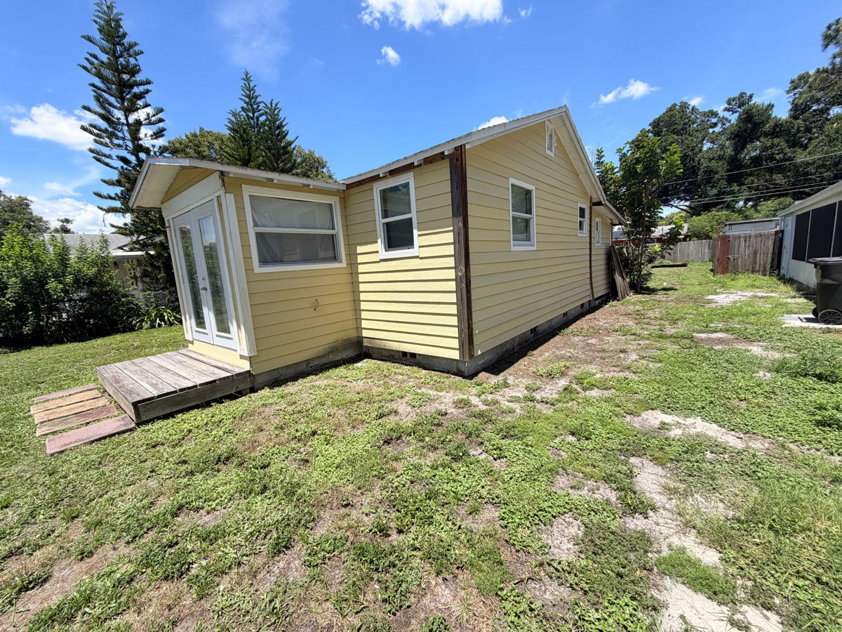 St. Pete, small house on a large lot
