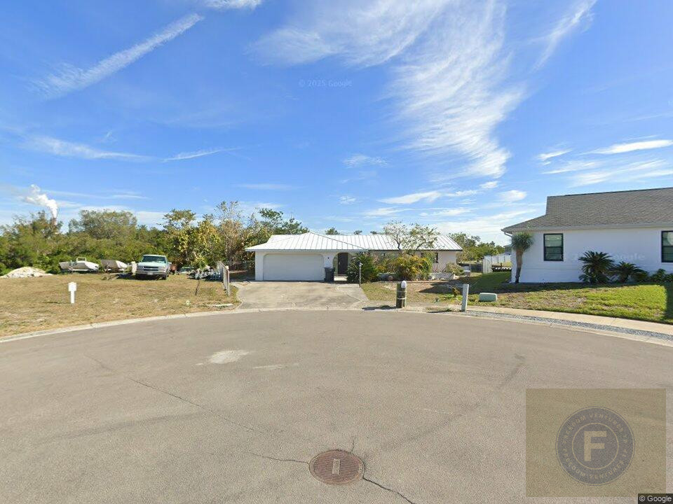 GREAT FIX AND FLIP OR BUY AND HOLD IN 6533 Senegal Palm Way, Apollo Beach, FL 33572