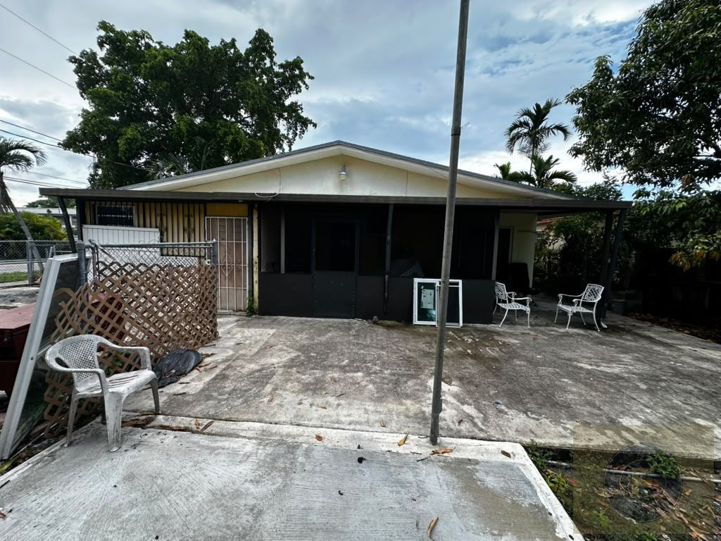 GREAT FIX AND FLIP OR BUY AND HOLD IN 202 E 47th St, Hialeah, FL 33015