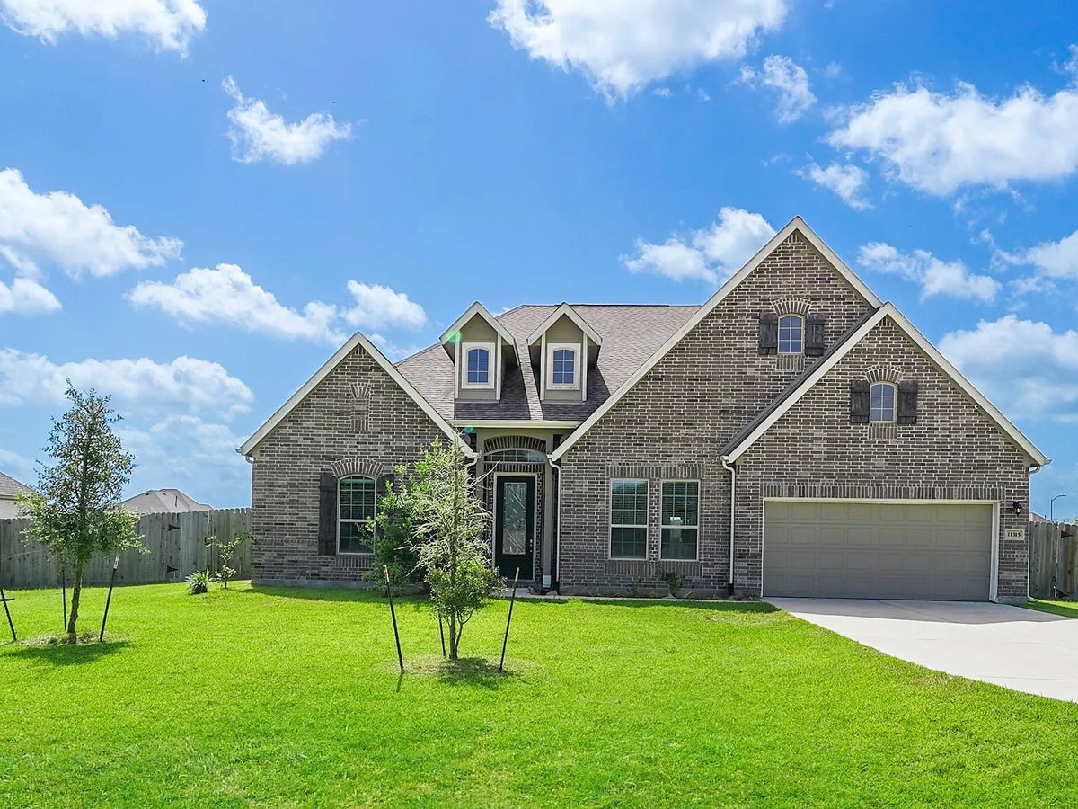 4BR Home in Needville , TX photo 2