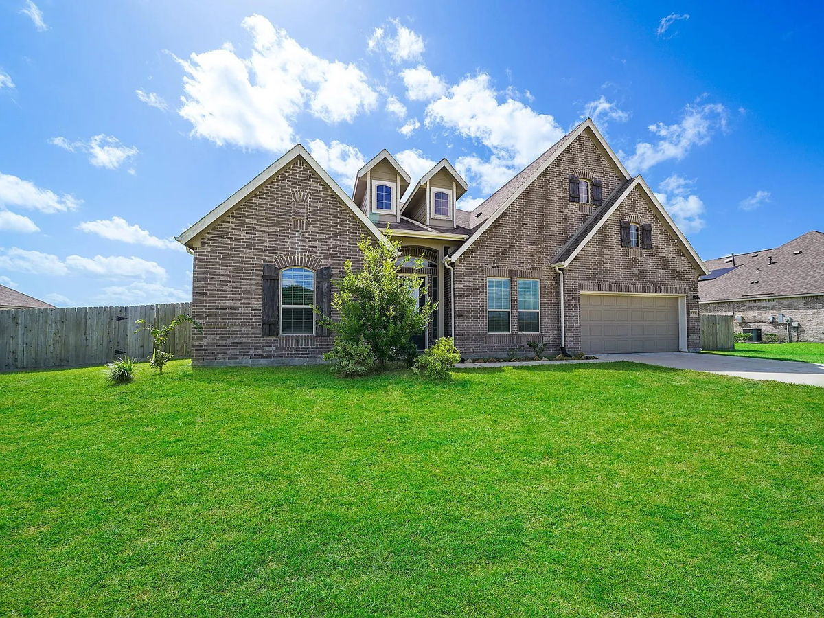 4BR Home in Needville , TX photo 4