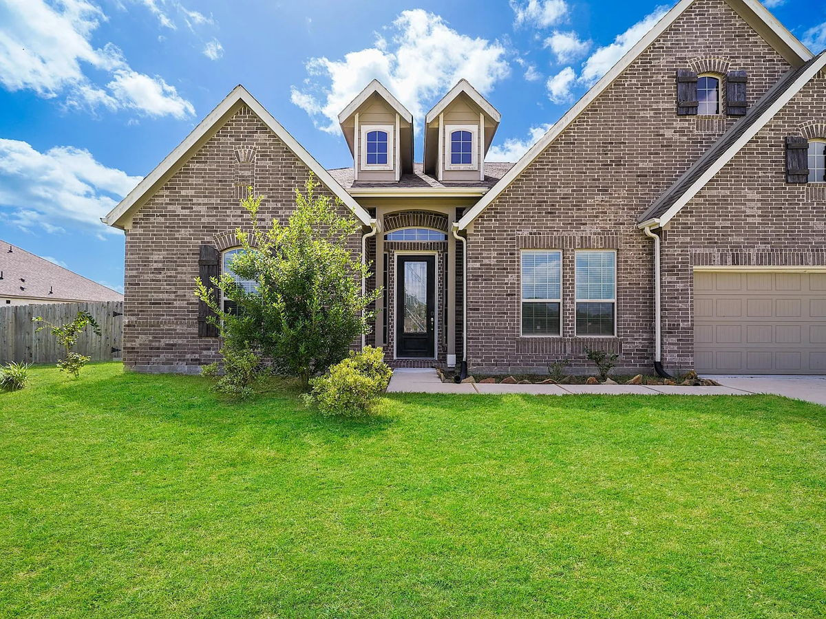 4BR Home in Needville , TX photo 3