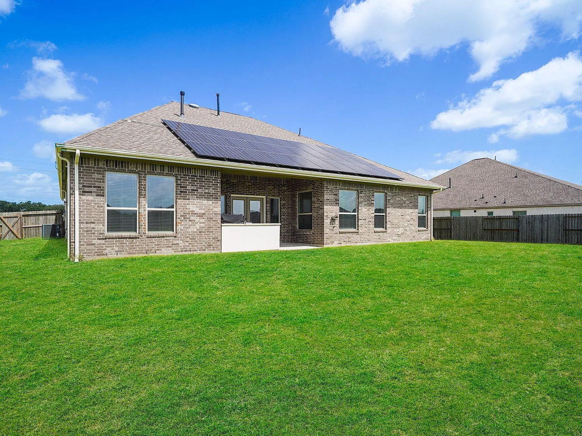 4BR Home in Needville , TX photo 8