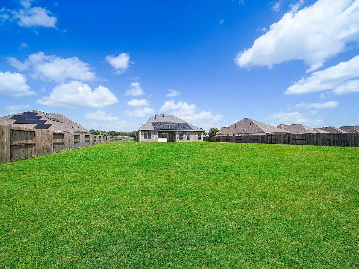 4BR Home in Needville , TX photo 9