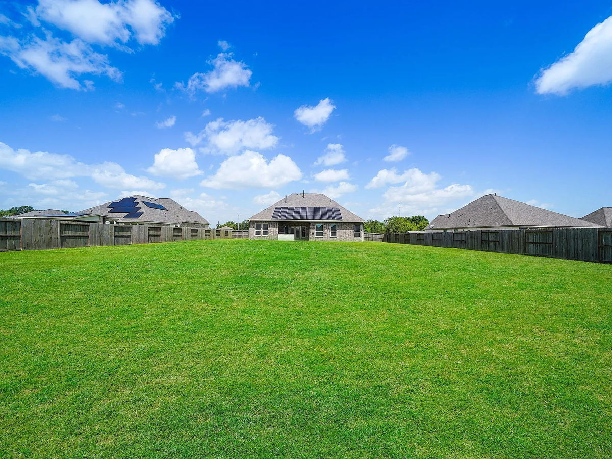 4BR Home in Needville , TX photo 10