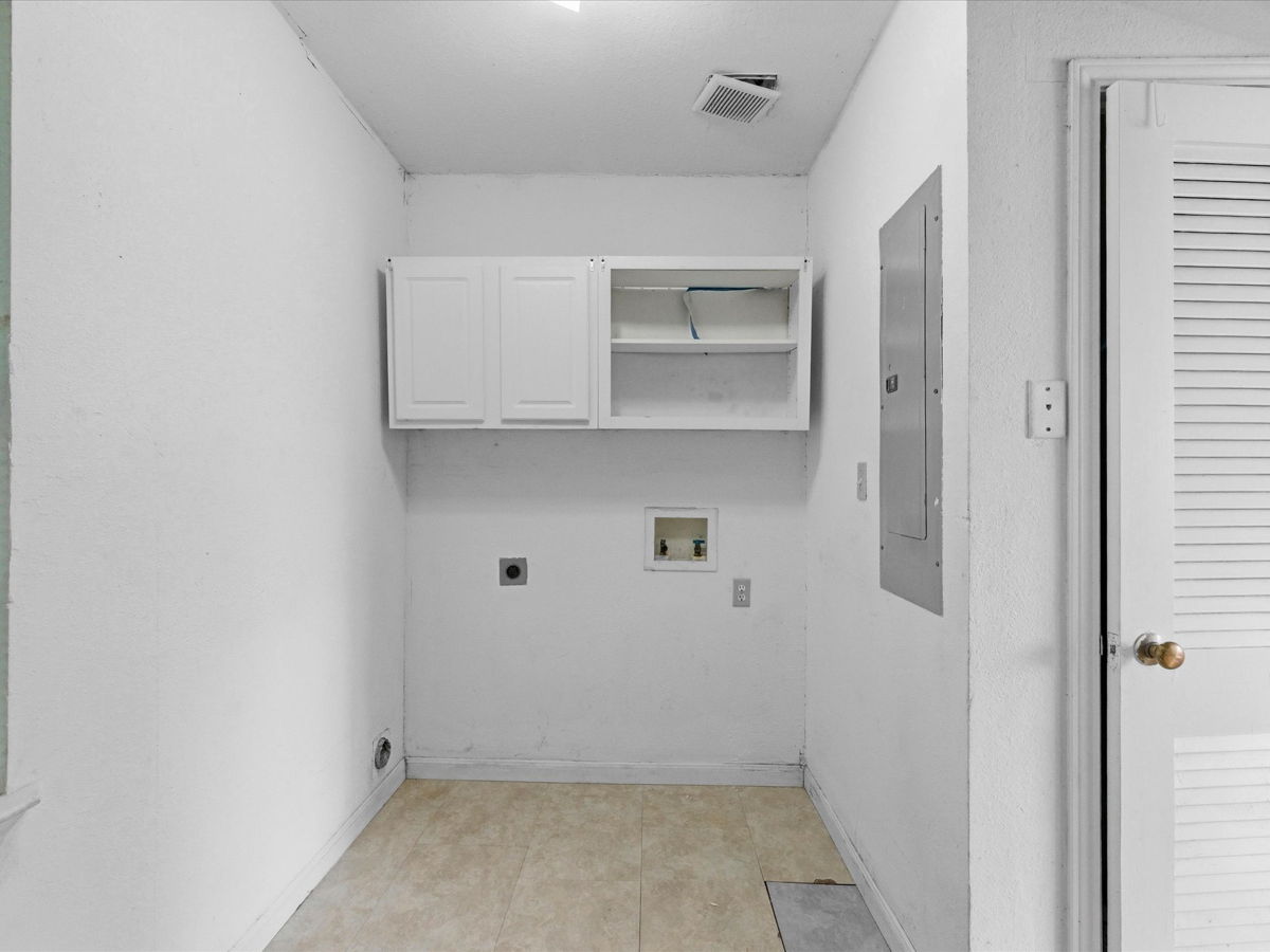 5BR Home in Whitesboro , TX photo 8