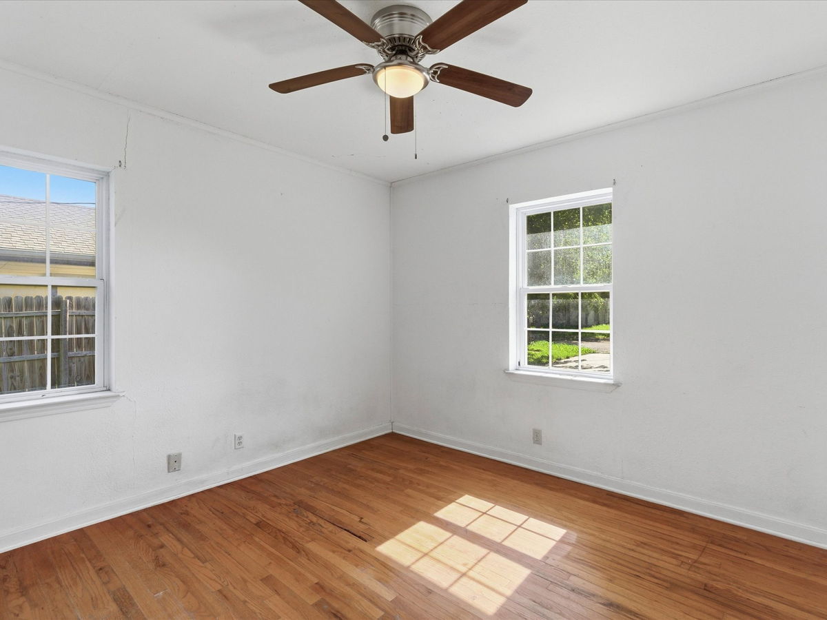 5BR Home in Whitesboro , TX photo 9