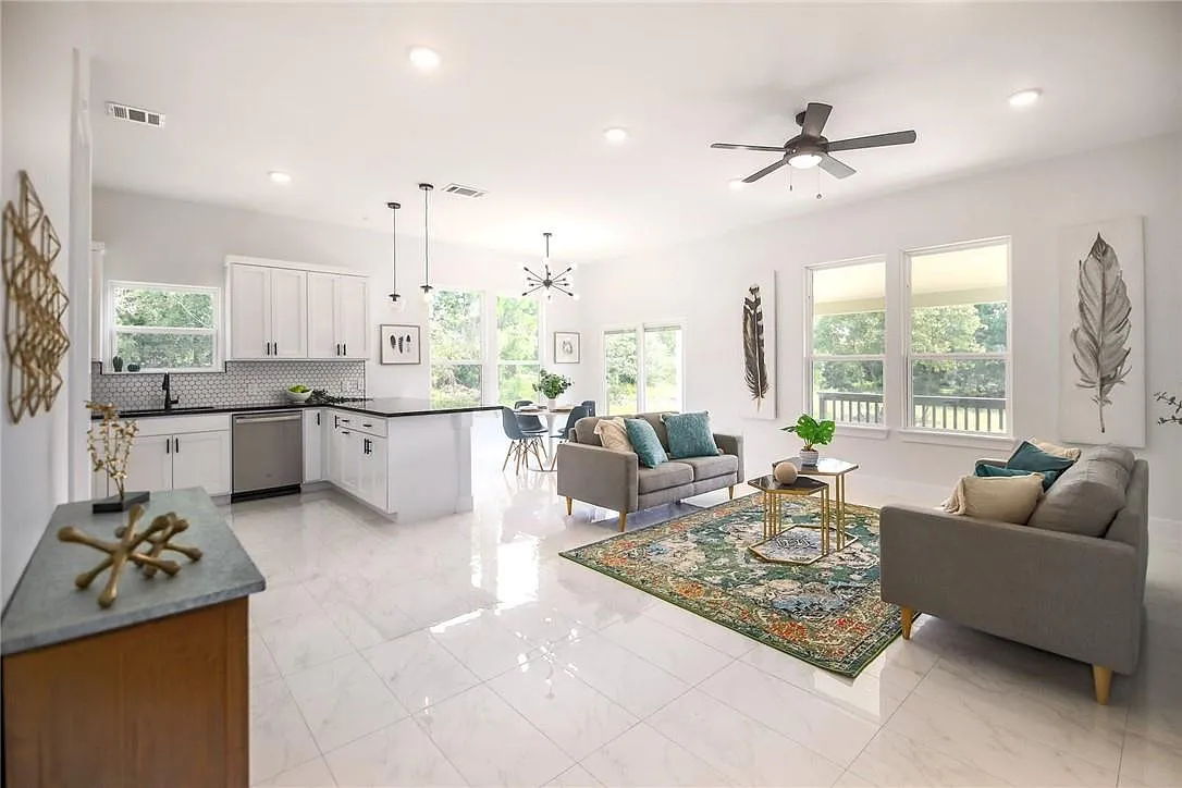 4BR Home in Bastrop , TX photo 4