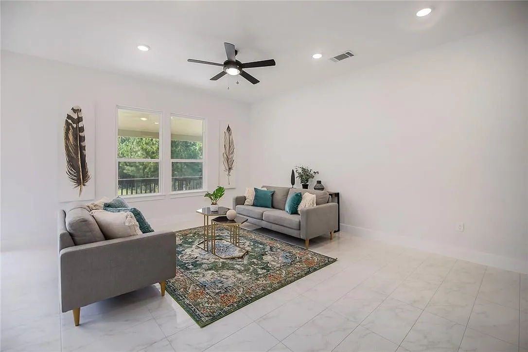 4BR Home in Bastrop , TX photo 3