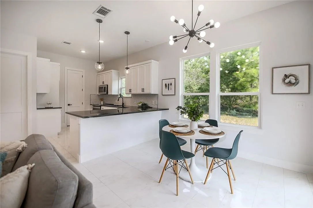 4BR Home in Bastrop , TX photo 8