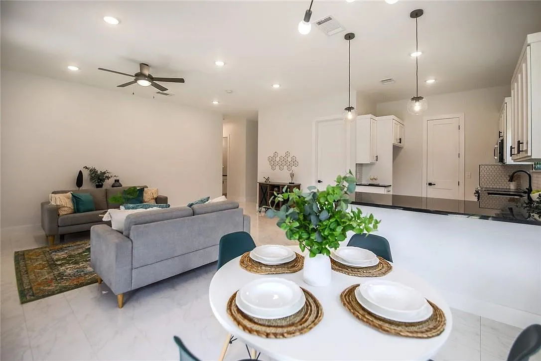 4BR Home in Bastrop , TX photo 10