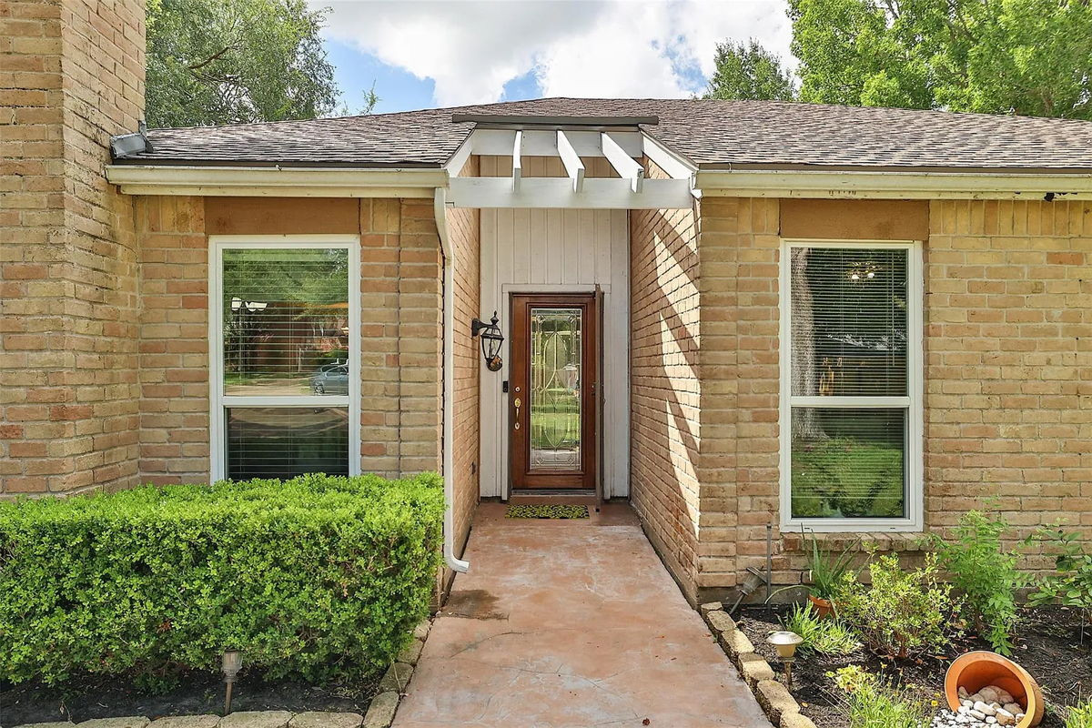 4BR Home in Houston , TX photo 3