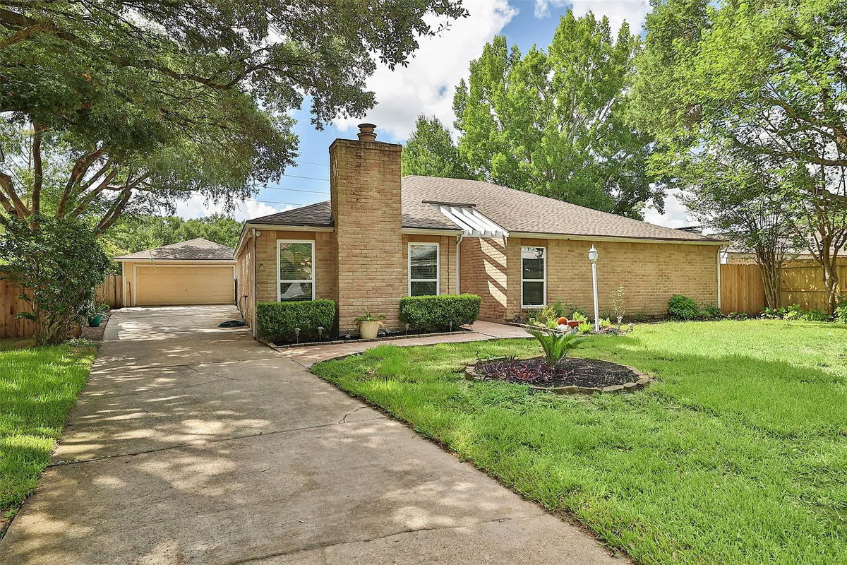 4BR Home in Houston , TX photo 2