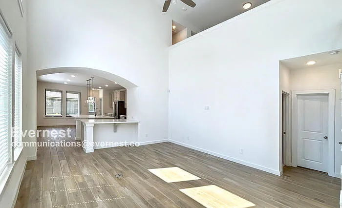 4BR Home in La Marque , TX photo 4