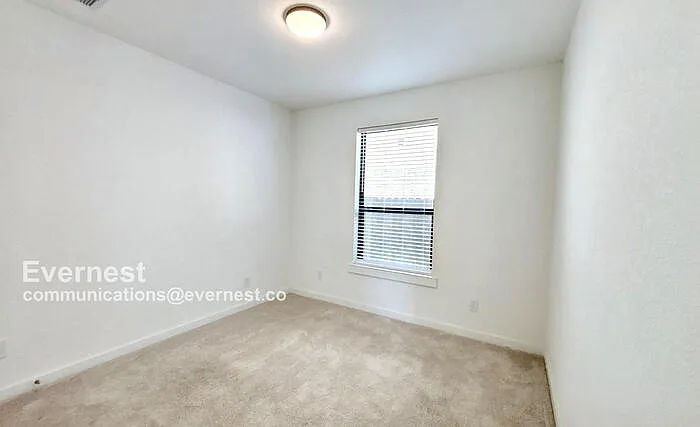 4BR Home in La Marque , TX photo 10