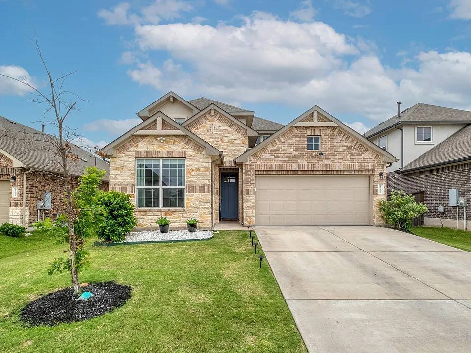 4BR Home in Manor , TX photo 3