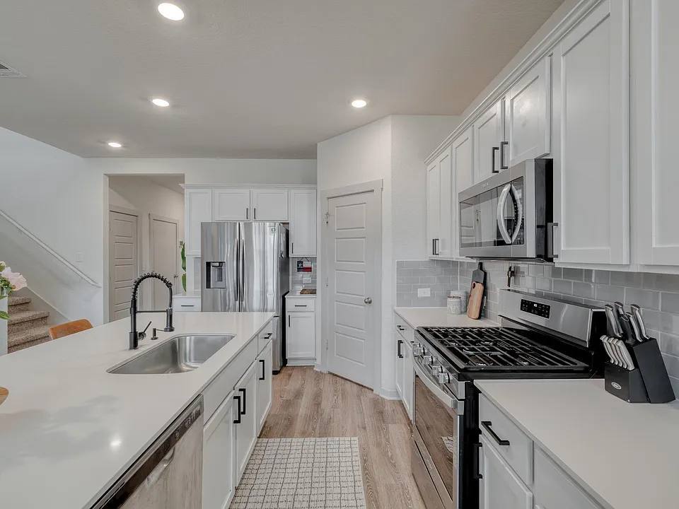 4BR Home in Manor , TX photo 6