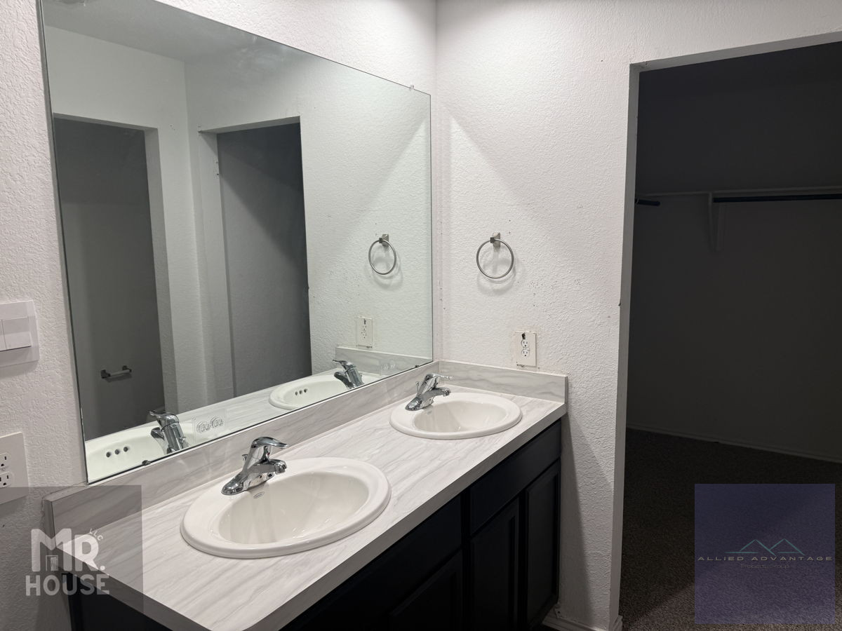 3BR Home in New Caney , TX photo 2