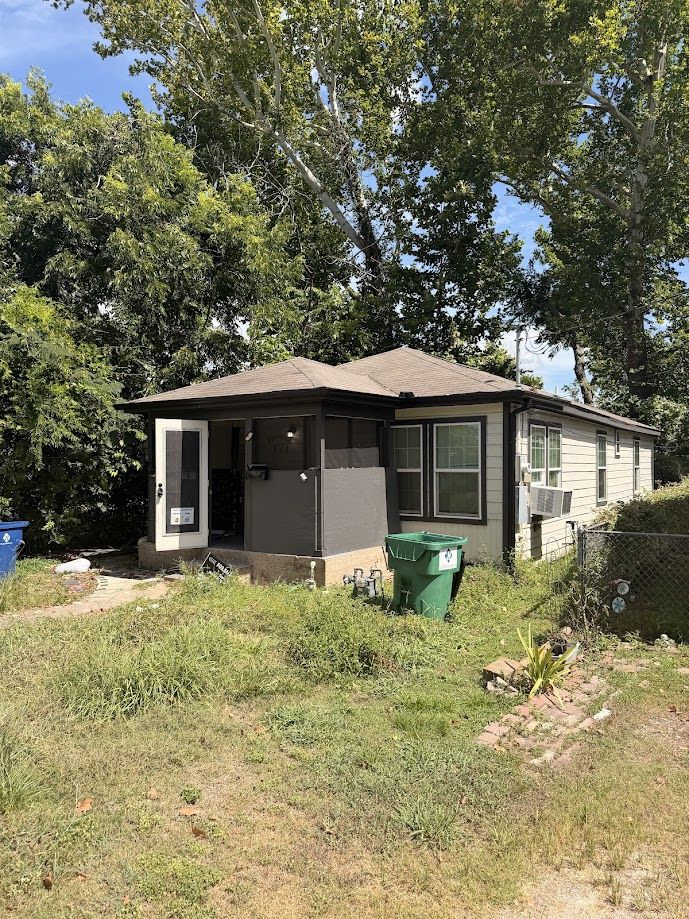 3BR Home in Angleton , TX photo 2