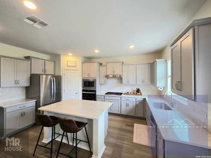 4BR Home in San Antonio , TX photo 5