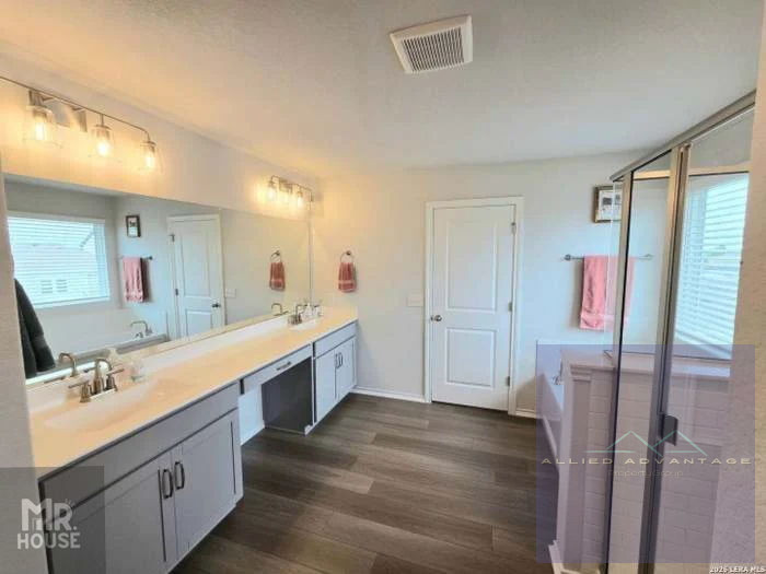 4BR Home in San Antonio , TX photo 8