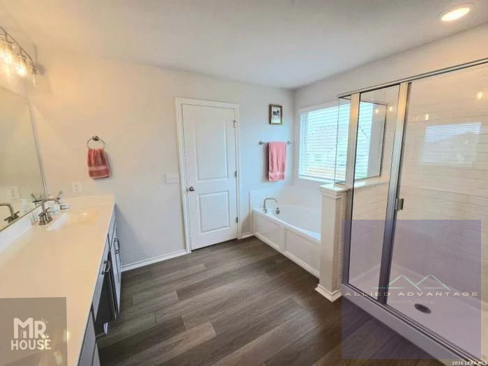 4BR Home in San Antonio , TX photo 9