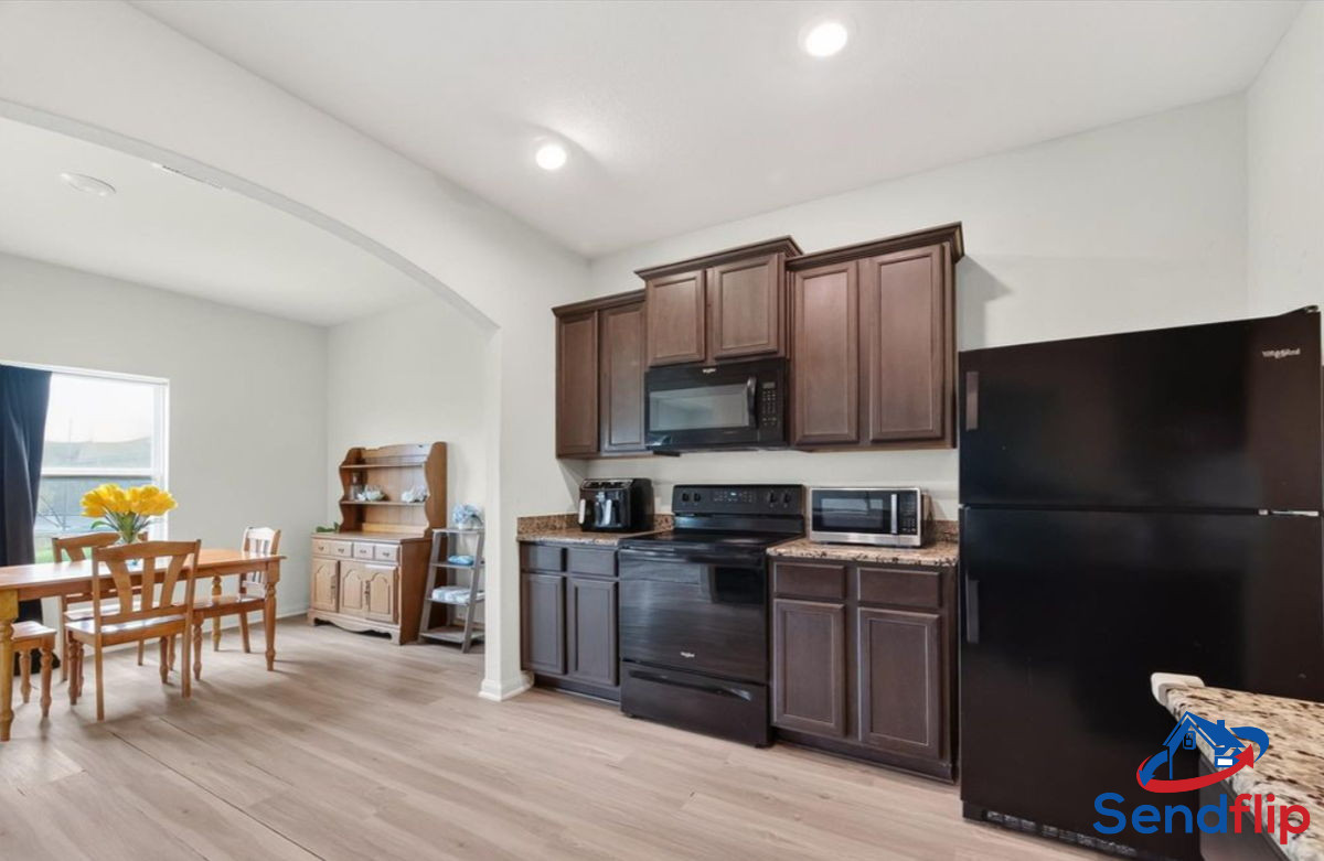 3BR Home in Humble , TX photo 2