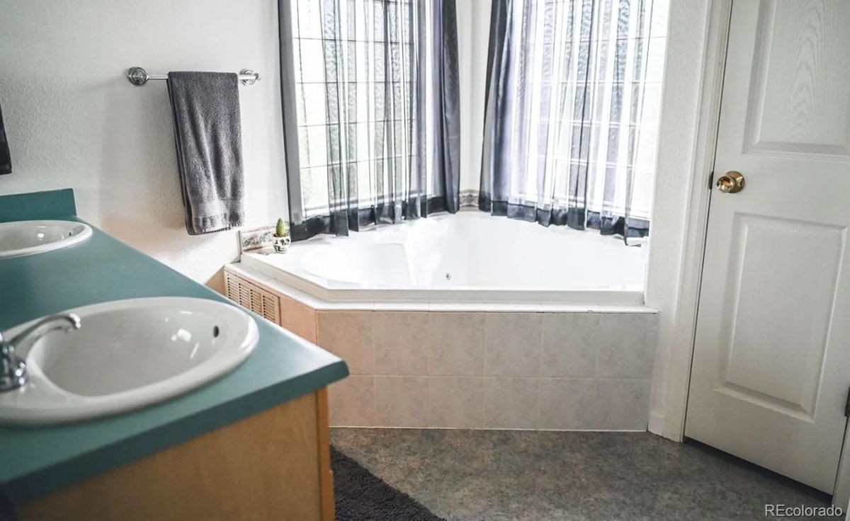 5BR Home in Pueblo West , CO photo 5