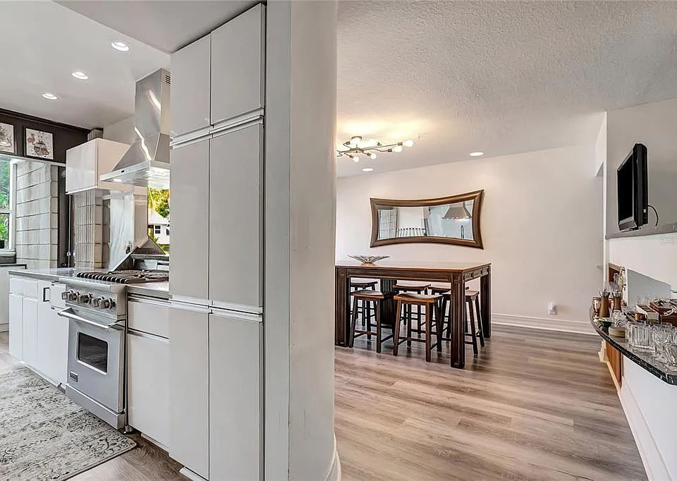 4BR Home in Tampa , FL photo 10
