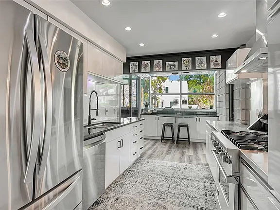 4BR Home in Tampa , FL photo 8