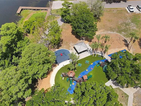 4BR Home in Tampa , FL photo 4